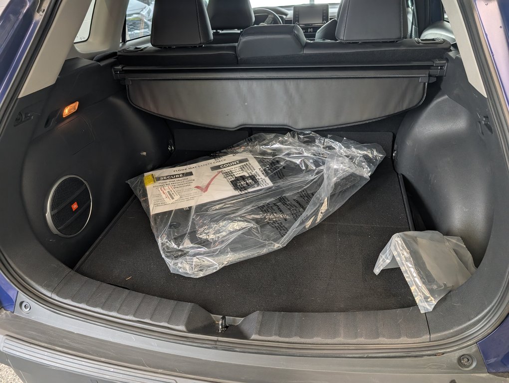 Toyota Corolla Cross XLE AWD, 2022 à Magog, Québec - 6 - w1024h768px