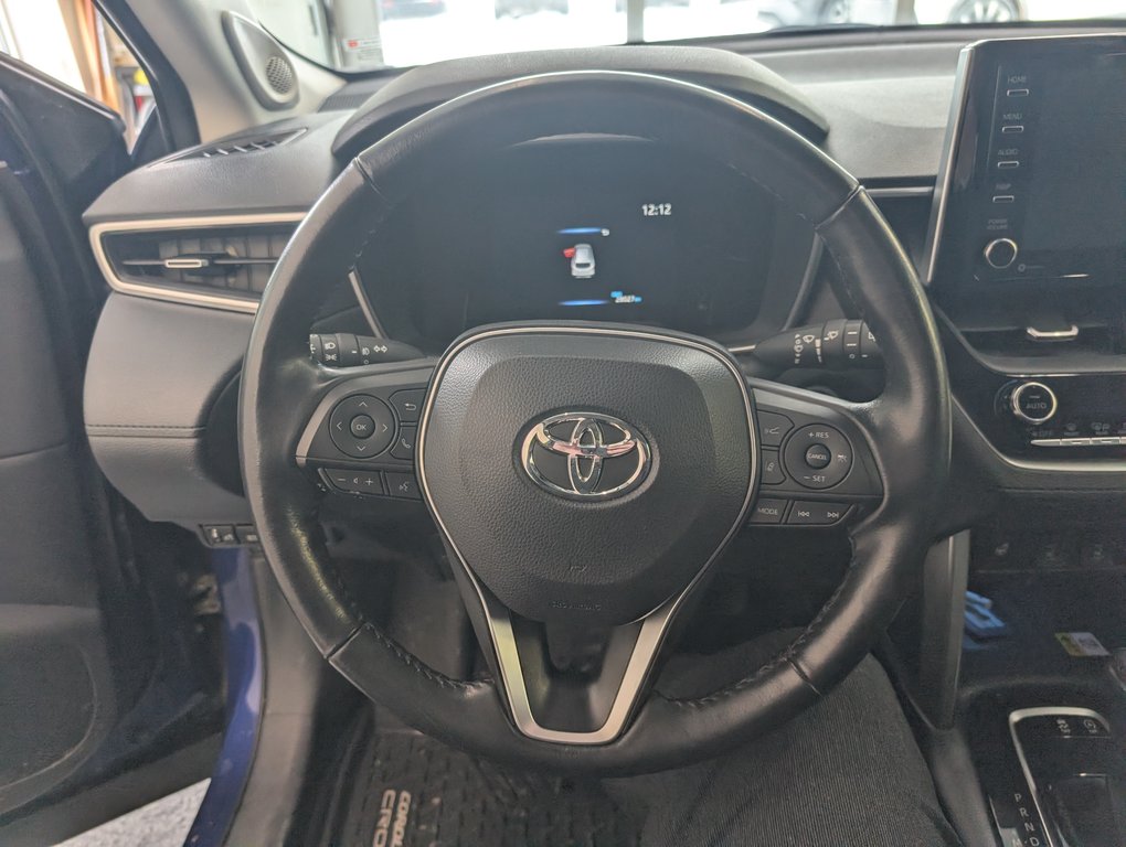 Toyota Corolla Cross XLE AWD, 2022 à Magog, Québec - 15 - w1024h768px