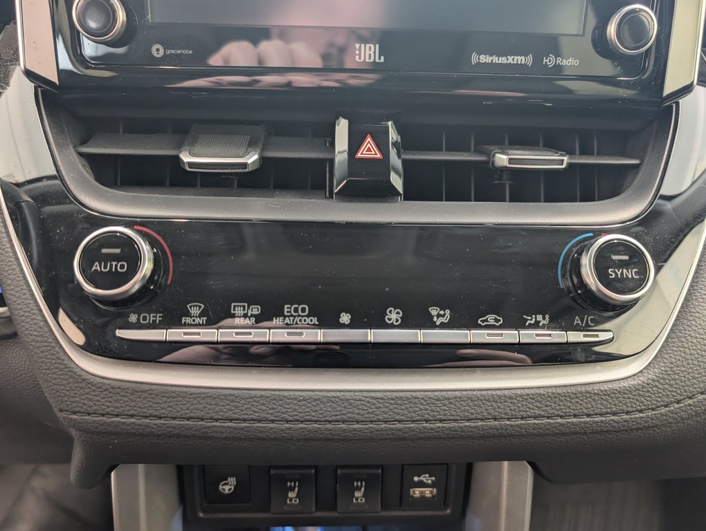 Toyota Corolla Cross XLE AWD, 2022 à Magog, Québec - 18 - w1024h768px