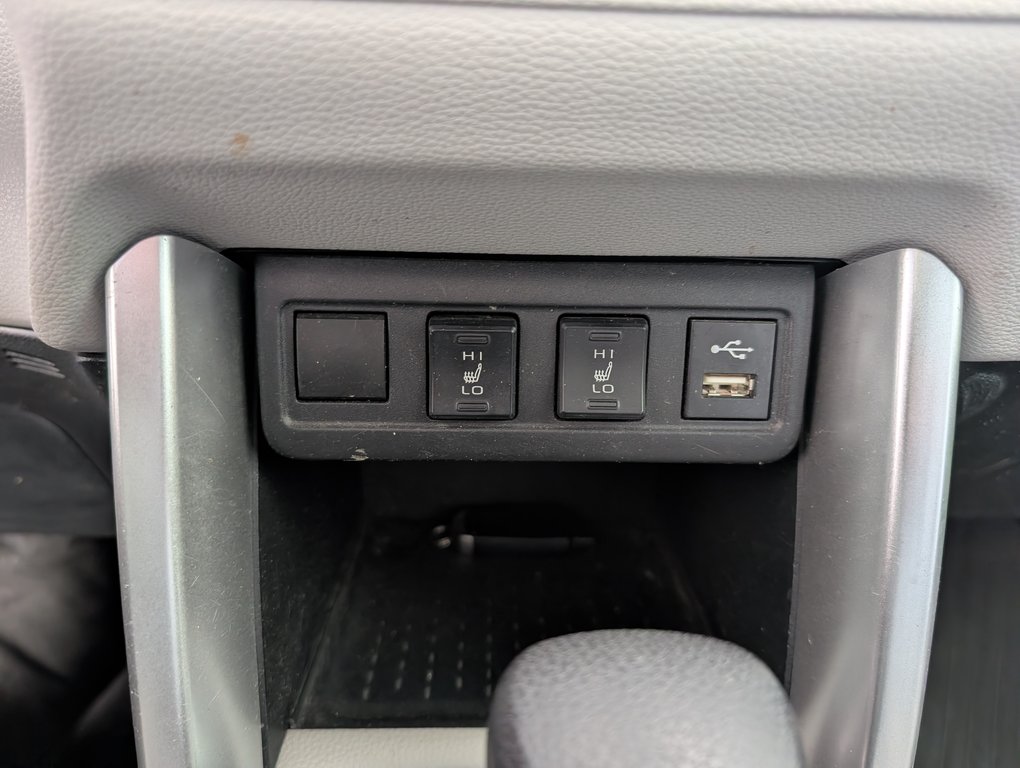 Toyota Corolla Cross L AWD, 2022 à Magog, Québec - 16 - w1024h768px