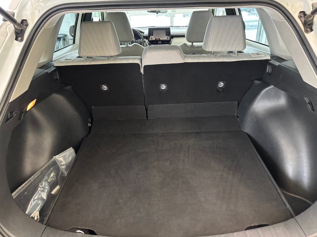 2022 Toyota Corolla Cross L AWD, in Magog, Quebec - 7 - w1024h768px