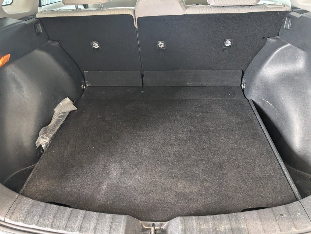 Toyota Corolla Cross L AWD, 2022 à Magog, Québec - 6 - w1024h768px