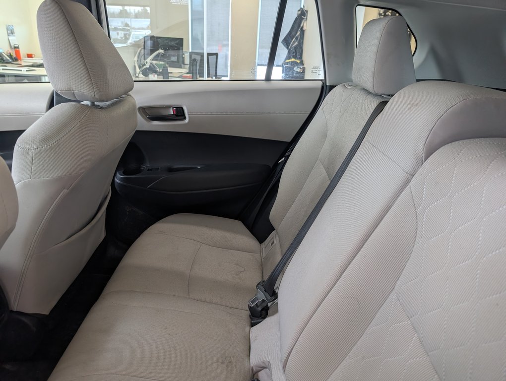 Toyota Corolla Cross L AWD, 2022 à Magog, Québec - 10 - w1024h768px