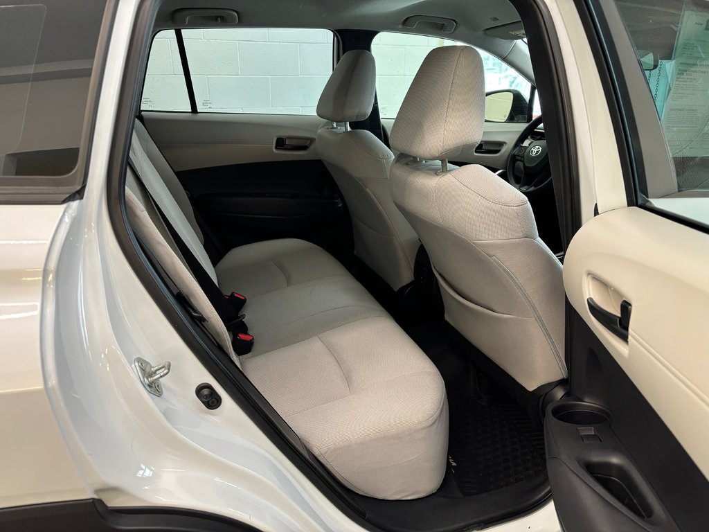 2022 Toyota Corolla Cross L AWD, in Magog, Quebec - 8 - w1024h768px