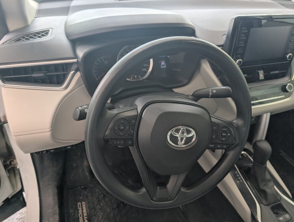 Toyota Corolla Cross L AWD, 2022 à Magog, Québec - 12 - w1024h768px