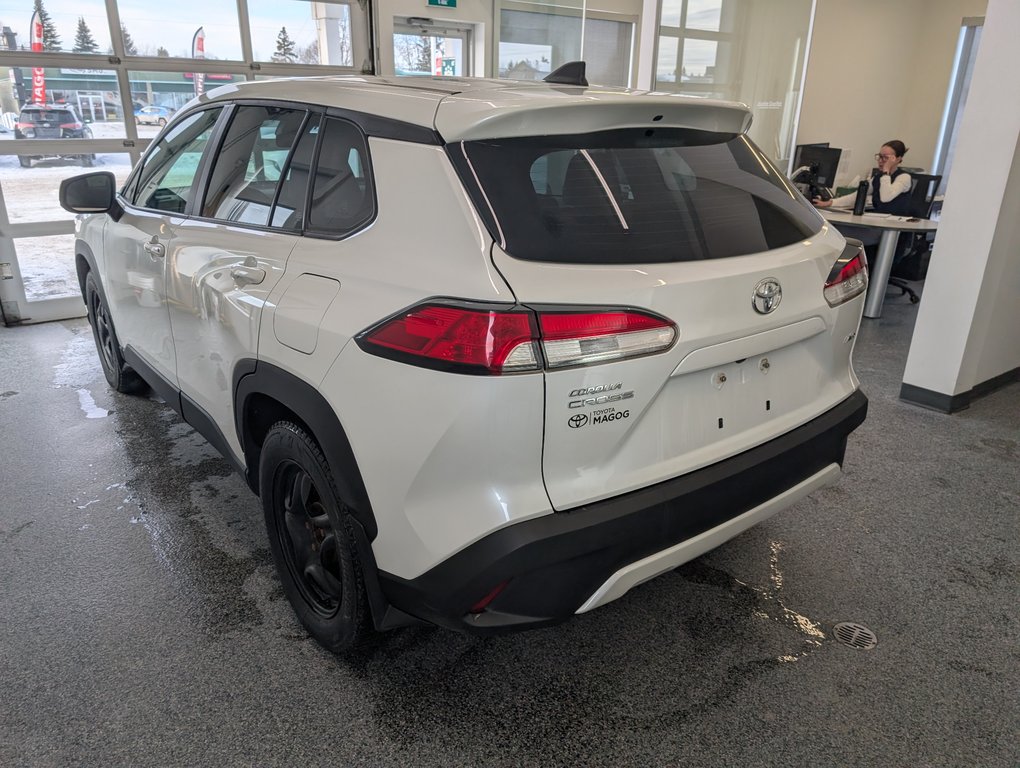 Toyota Corolla Cross L AWD, 2022 à Magog, Québec - 4 - w1024h768px