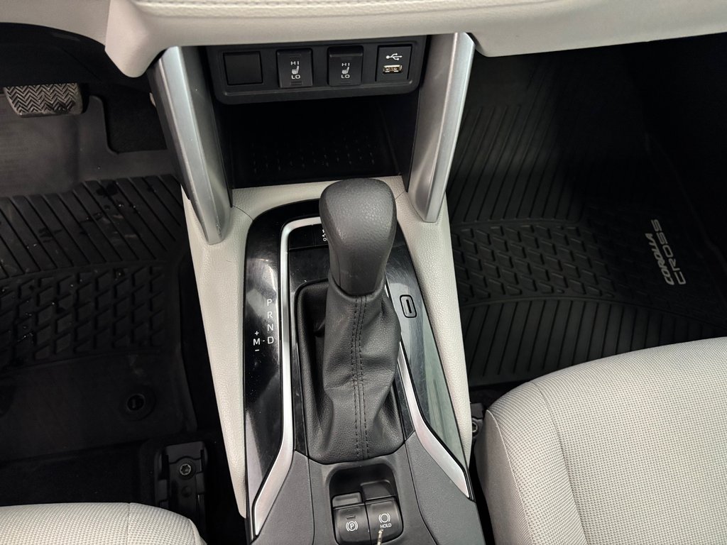 2022 Toyota Corolla Cross L AWD, in Magog, Quebec - 19 - w1024h768px