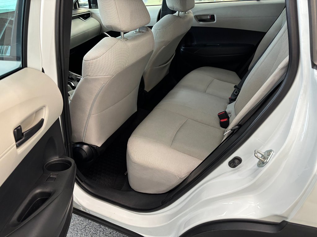 2022 Toyota Corolla Cross L AWD, in Magog, Quebec - 11 - w1024h768px