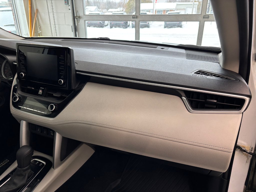 2022 Toyota Corolla Cross L AWD, in Magog, Quebec - 10 - w1024h768px