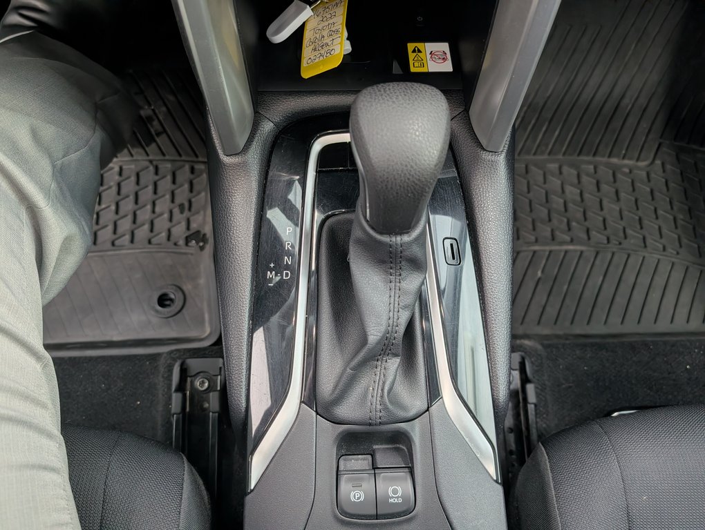 Toyota Corolla Cross LE GROUPE AMELIORER AWD, GARANTIE JUSQU EN 2029, 2022 à Magog, Québec - 12 - w1024h768px