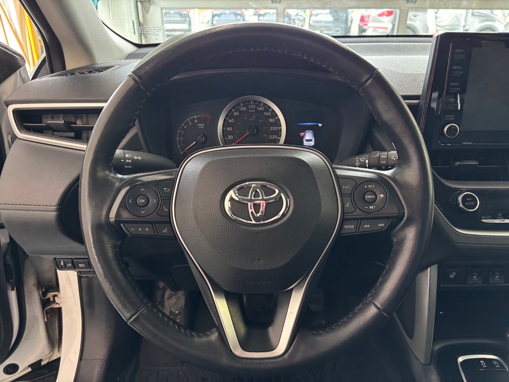 Toyota Corolla Cross LE AWD, 2022 à Magog, Québec - 14 - w1024h768px