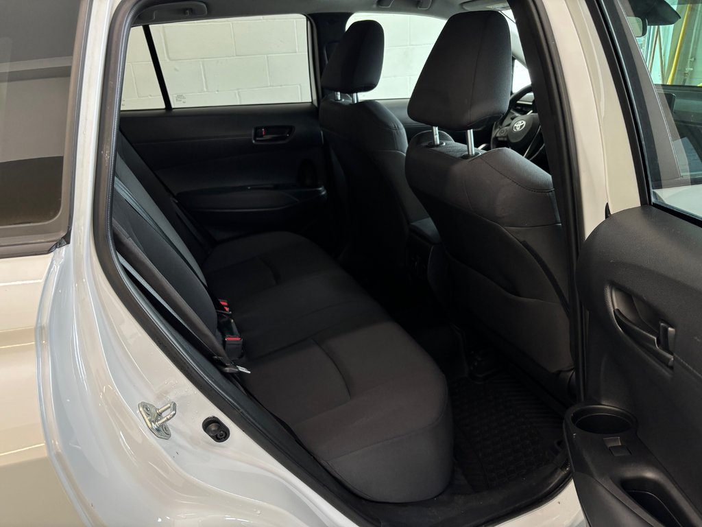 Toyota Corolla Cross LE AWD, 2022 à Magog, Québec - 9 - w1024h768px