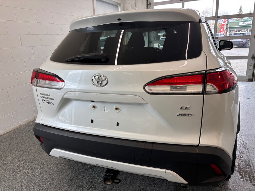 Toyota Corolla Cross LE AWD, 2022 à Magog, Québec - 4 - w1024h768px