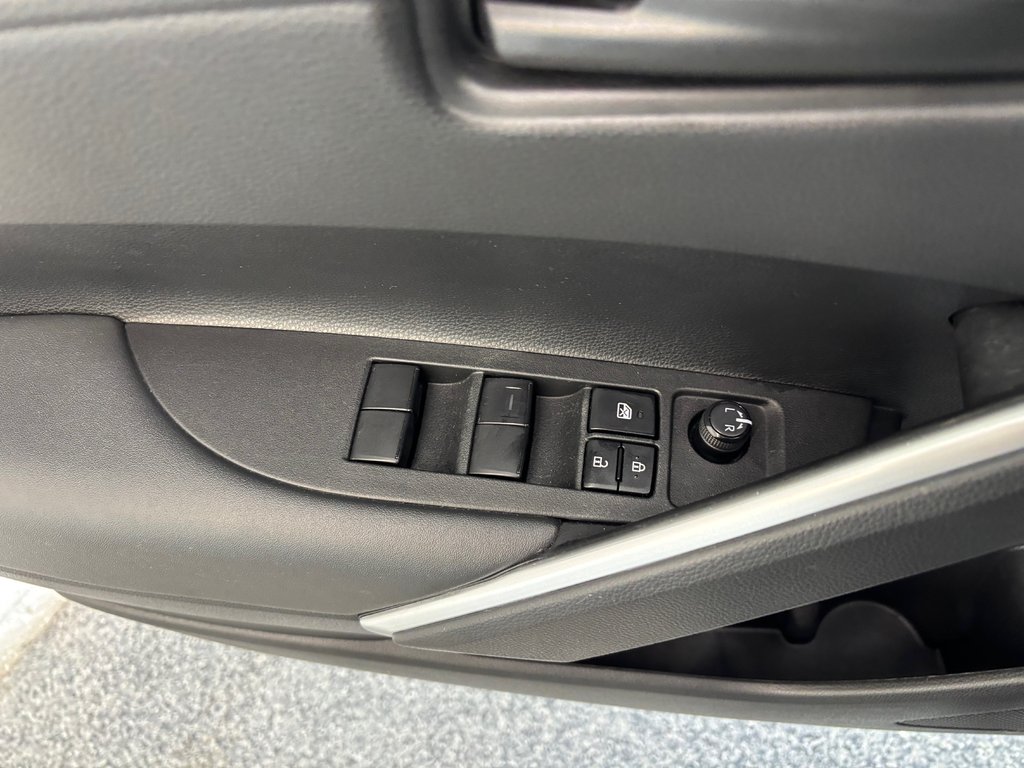 Toyota Corolla Cross LE AWD, 2022 à Magog, Québec - 15 - w1024h768px