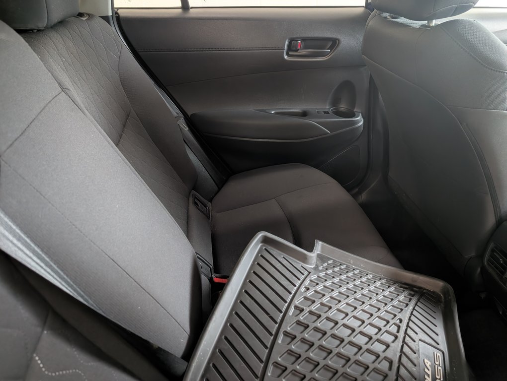 2022 Toyota Corolla Cross LE AWD in Magog, Quebec - 7 - w1024h768px