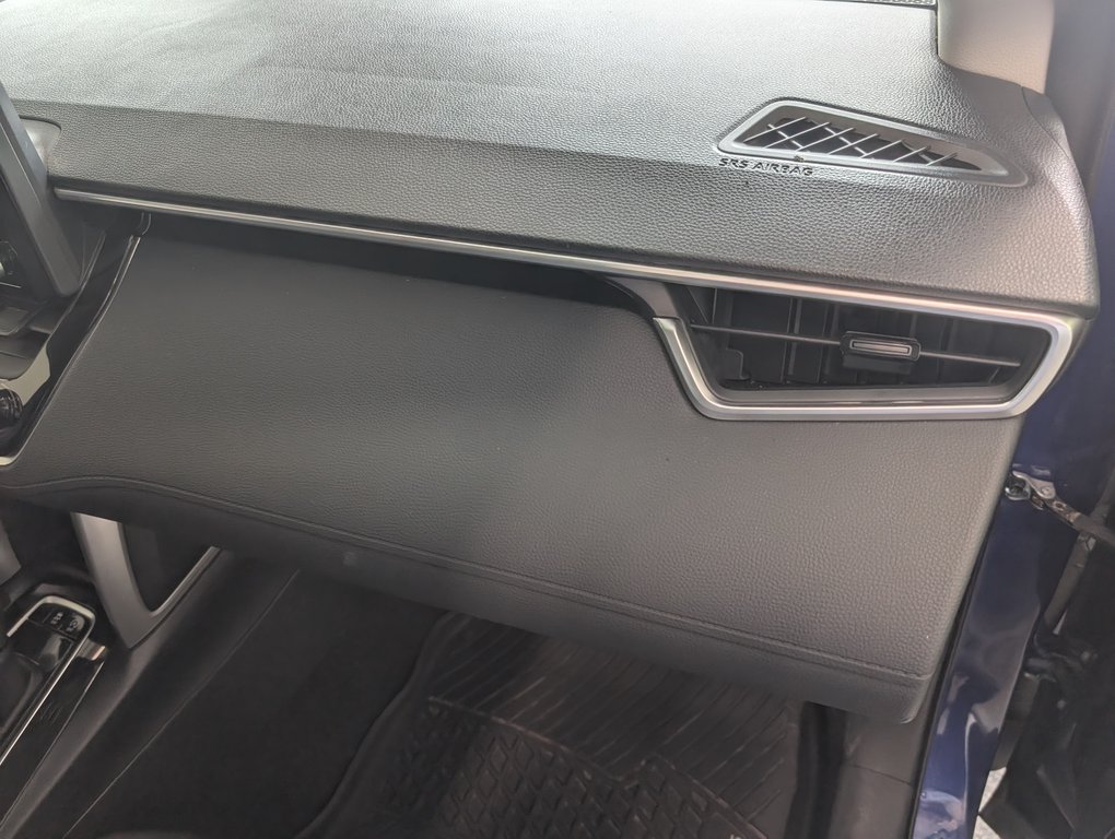 2022 Toyota Corolla Cross LE AWD in Magog, Quebec - 9 - w1024h768px