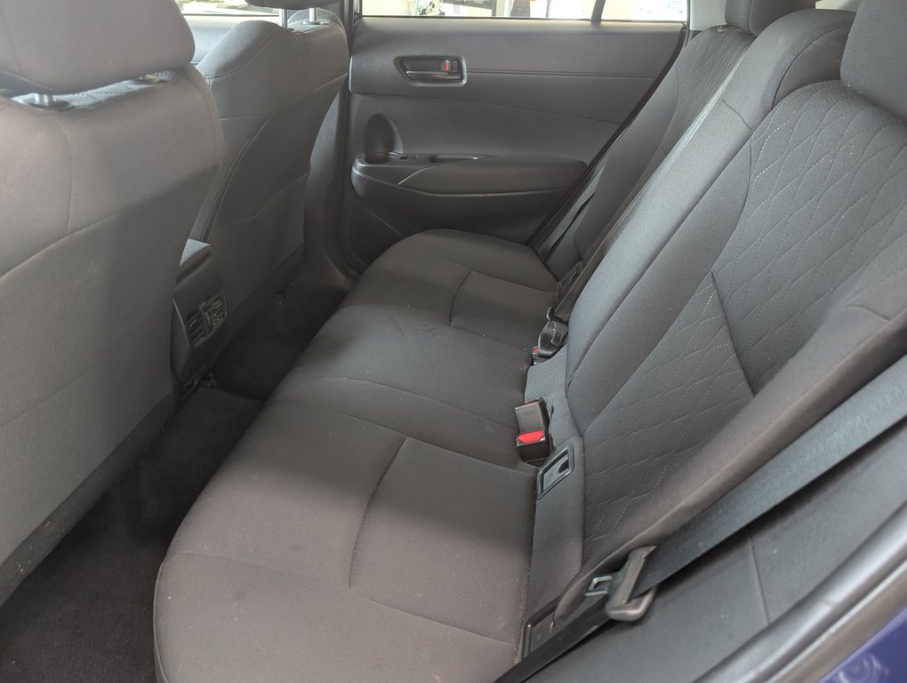 2022 Toyota Corolla Cross LE AWD in Magog, Quebec - 10 - w1024h768px