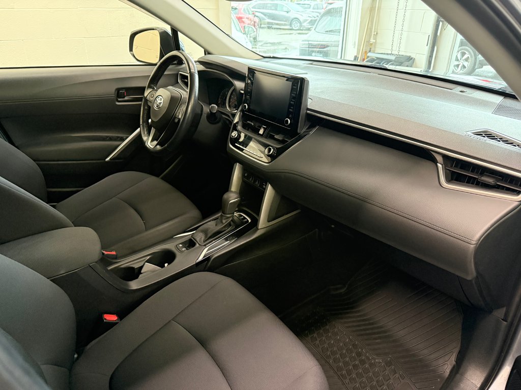 Toyota Corolla Cross LE AWD 2022 à Magog, Québec - 10 - w1024h768px