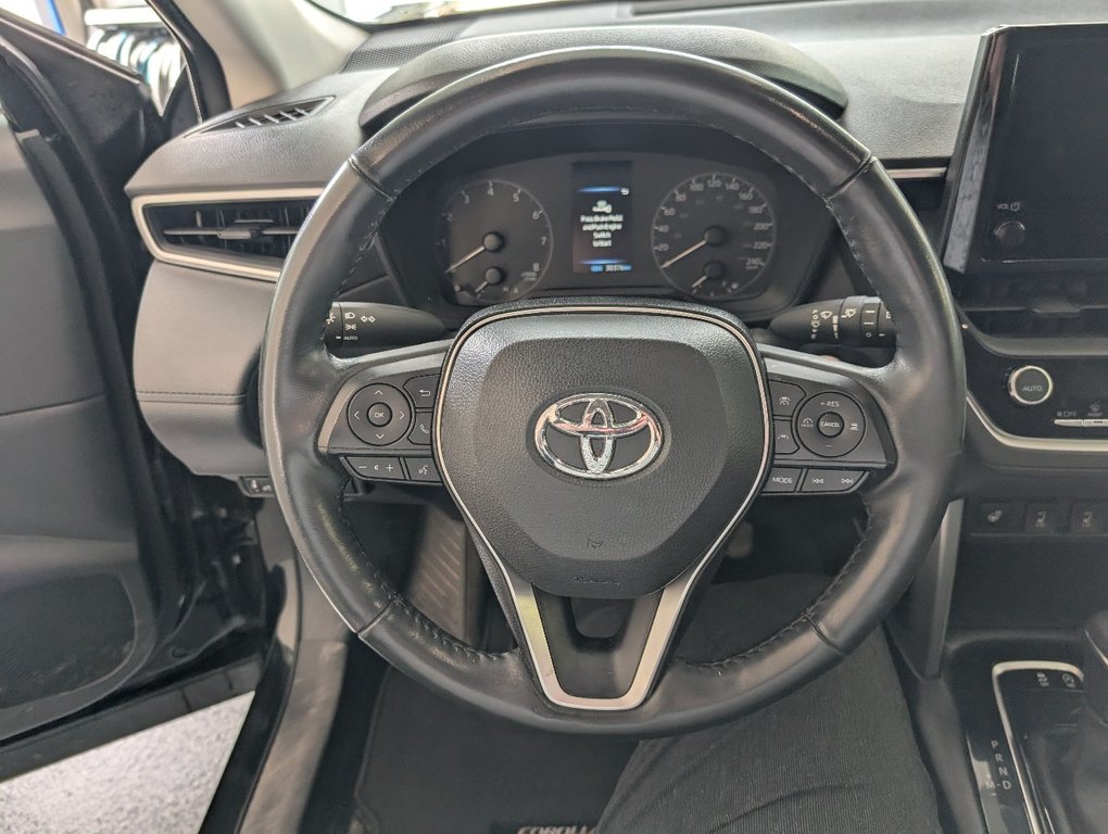 2023 Toyota COROLLA CROSS LE AWD, GARANTIE JUSQU EN 2027, in Magog, Quebec - 15 - w1024h768px