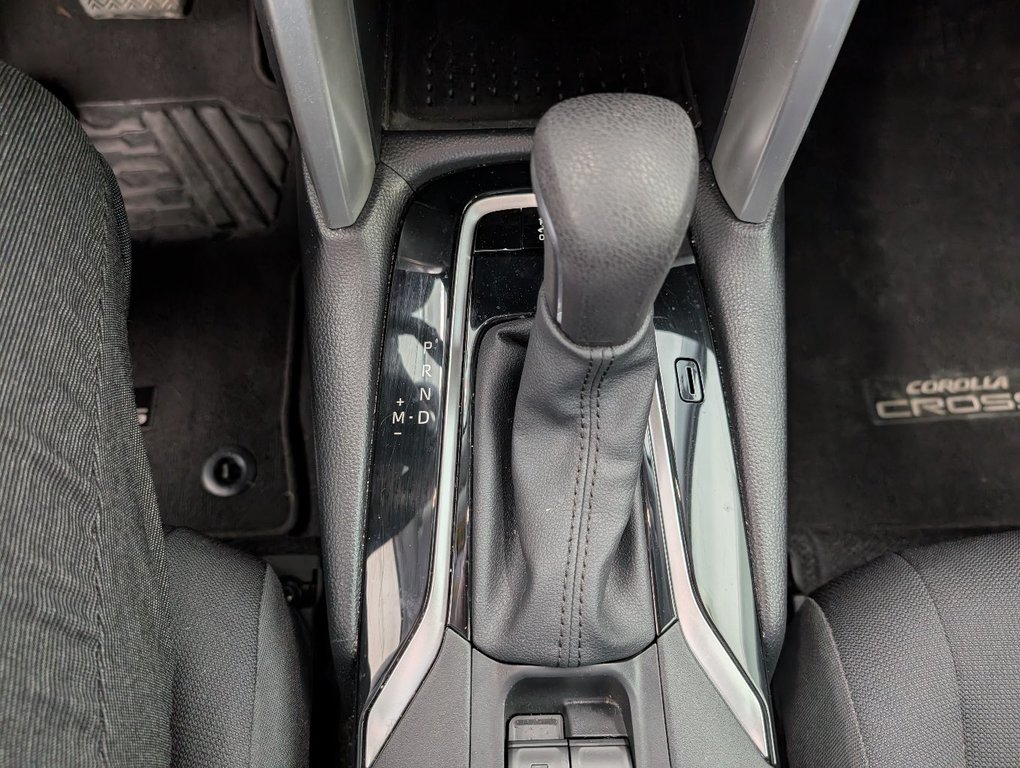 2023 Toyota COROLLA CROSS LE AWD, GARANTIE JUSQU EN 2027, in Magog, Quebec - 16 - w1024h768px