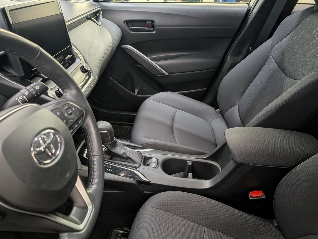 2023 Toyota Corolla Cross LE FWD, GARANTIE JUSQU EN 2028, in Magog, Quebec - 9 - w1024h768px