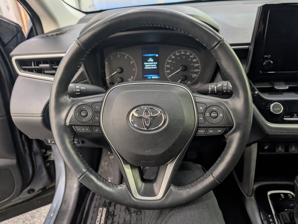 2023 Toyota Corolla Cross LE FWD, GARANTIE JUSQU EN 2028, in Magog, Quebec - 12 - w1024h768px