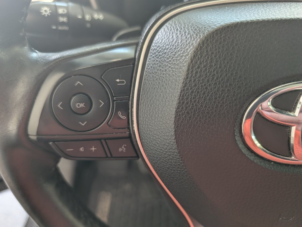 2023 Toyota Corolla Cross XSE HYBRID AWD in Magog, Quebec - 18 - w1024h768px