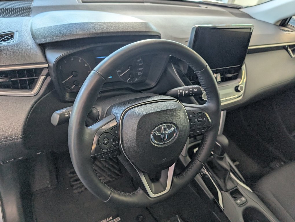 2024 Toyota COROLLA CROSS LE AWD, GARANTIE JUSQU EN 2029, in Magog, Quebec - 12 - w1024h768px