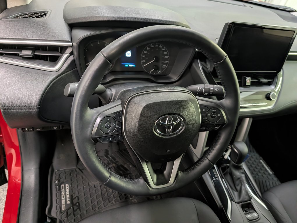 2024 Toyota Corolla Cross LE AWD, GARANTIE JUSQU EN 2028, in Magog, Quebec - 13 - w1024h768px