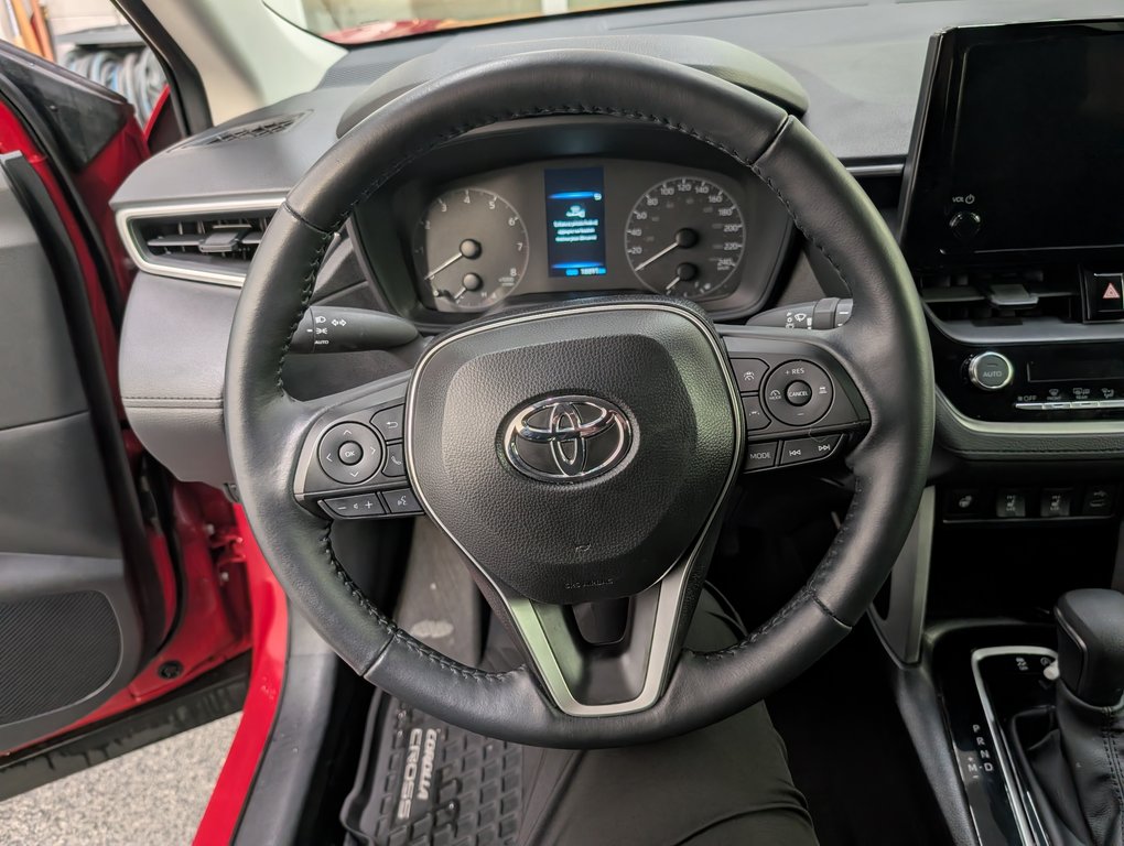 2024 Toyota Corolla Cross LE AWD, GARANTIE JUSQU EN 2028, in Magog, Quebec - 15 - w1024h768px