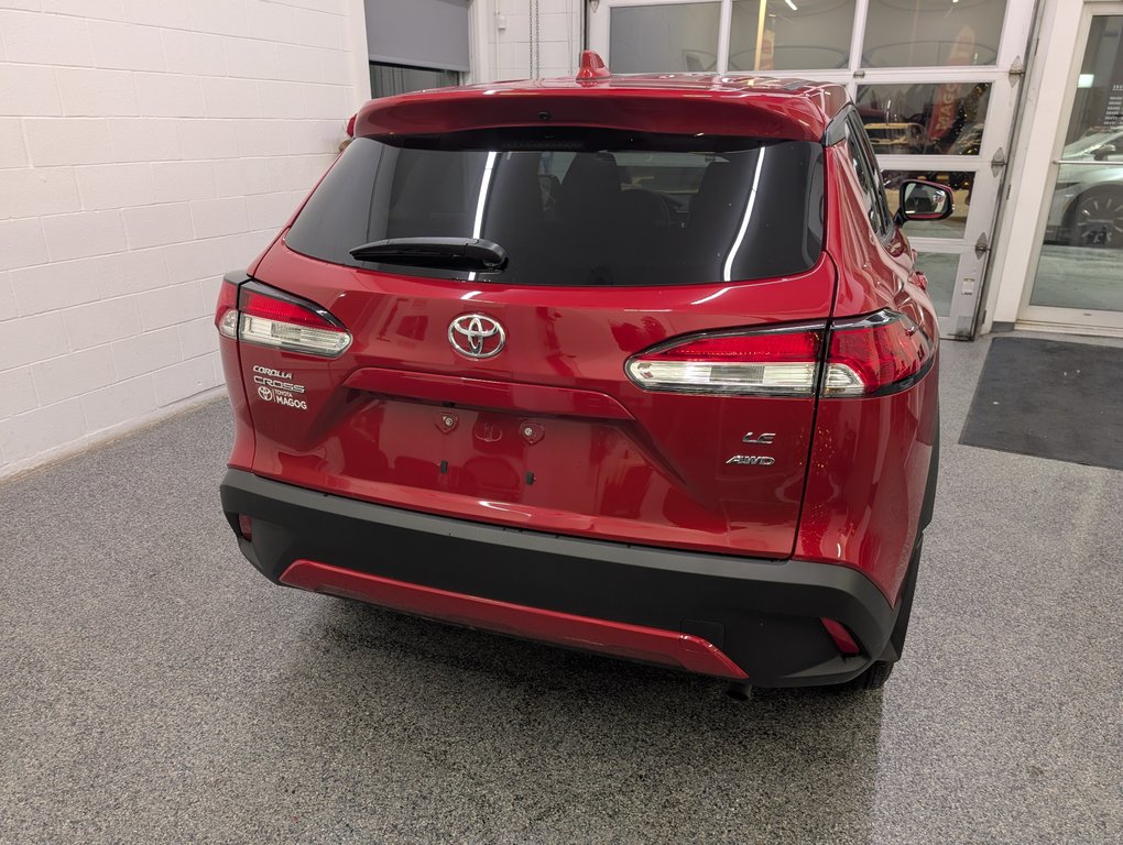 2024 Toyota Corolla Cross LE AWD, GARANTIE JUSQU EN 2028, in Magog, Quebec - 3 - w1024h768px