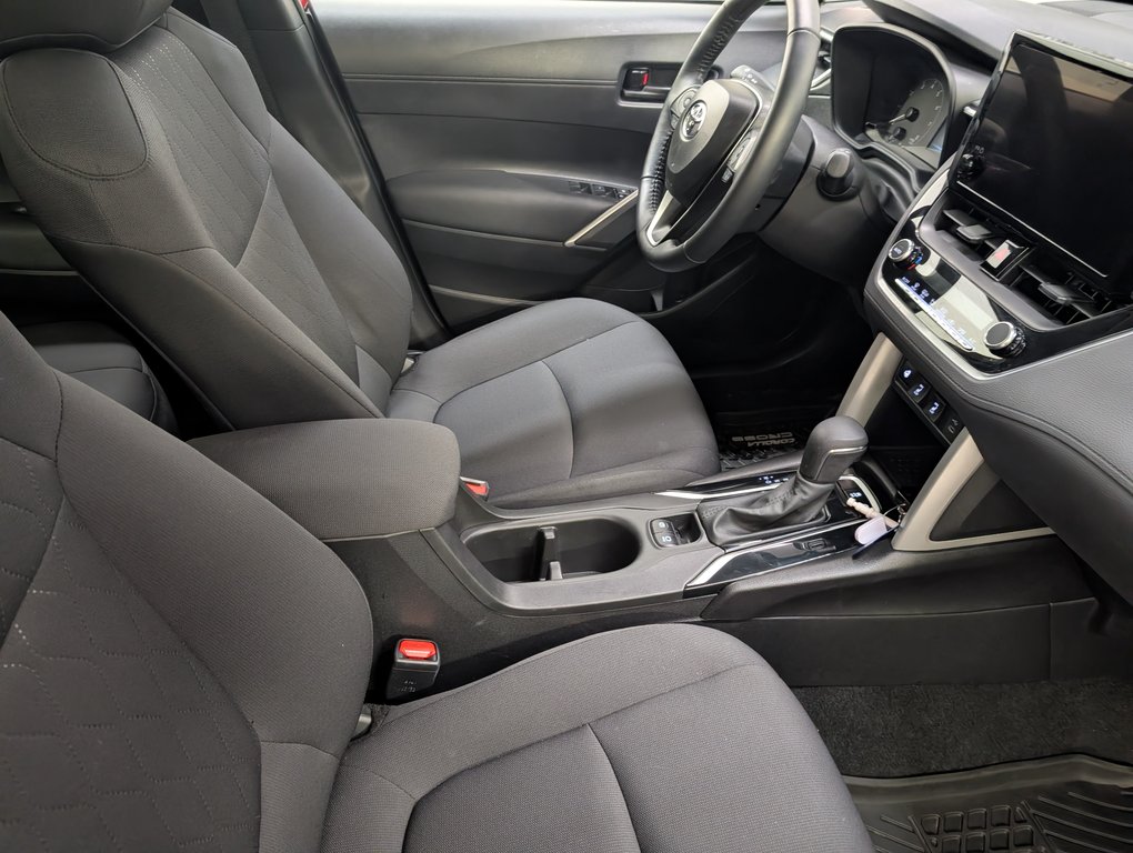 2024 Toyota Corolla Cross LE AWD, GARANTIE JUSQU EN 2028, in Magog, Quebec - 9 - w1024h768px