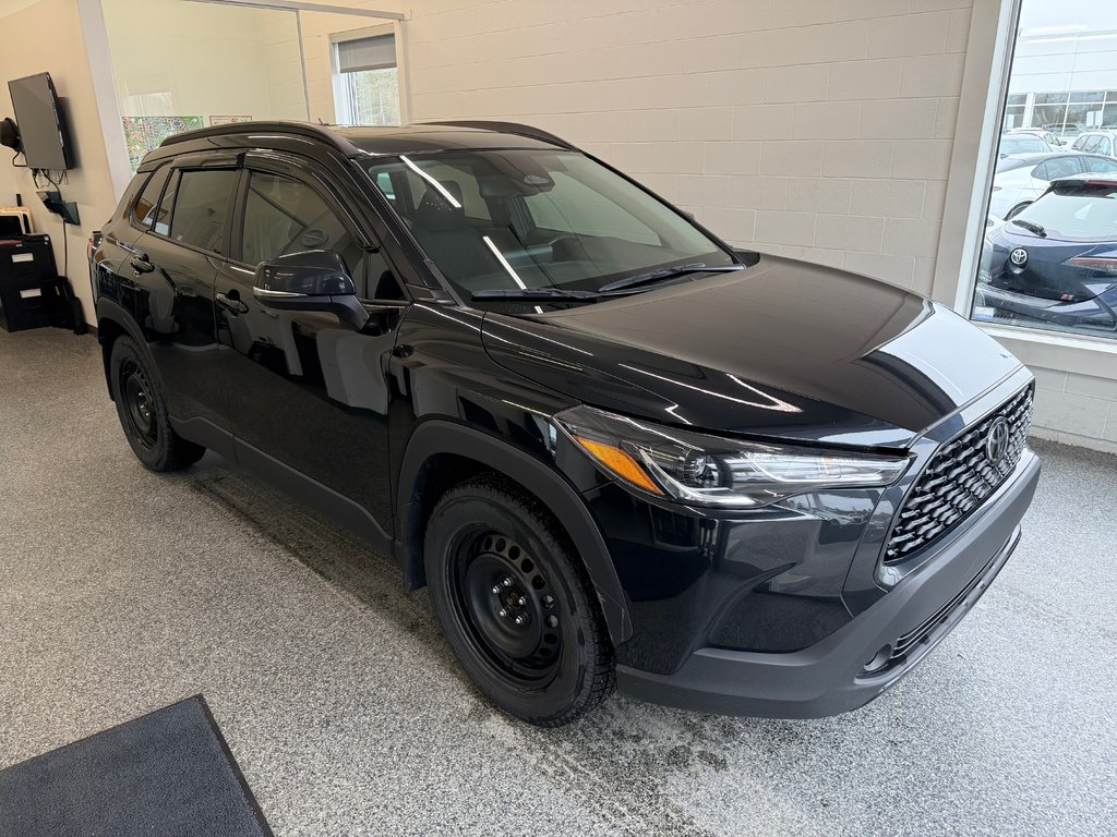 Toyota Corolla Cross LE AWD, GARANTIE JUSQU EN 2029 2024 à Magog, Québec - 1 - w1024h768px