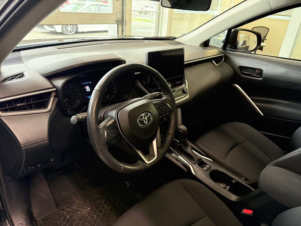 Toyota Corolla Cross LE AWD, GARANTIE JUSQU EN 2029 2024 à Magog, Québec - 9 - w1024h768px