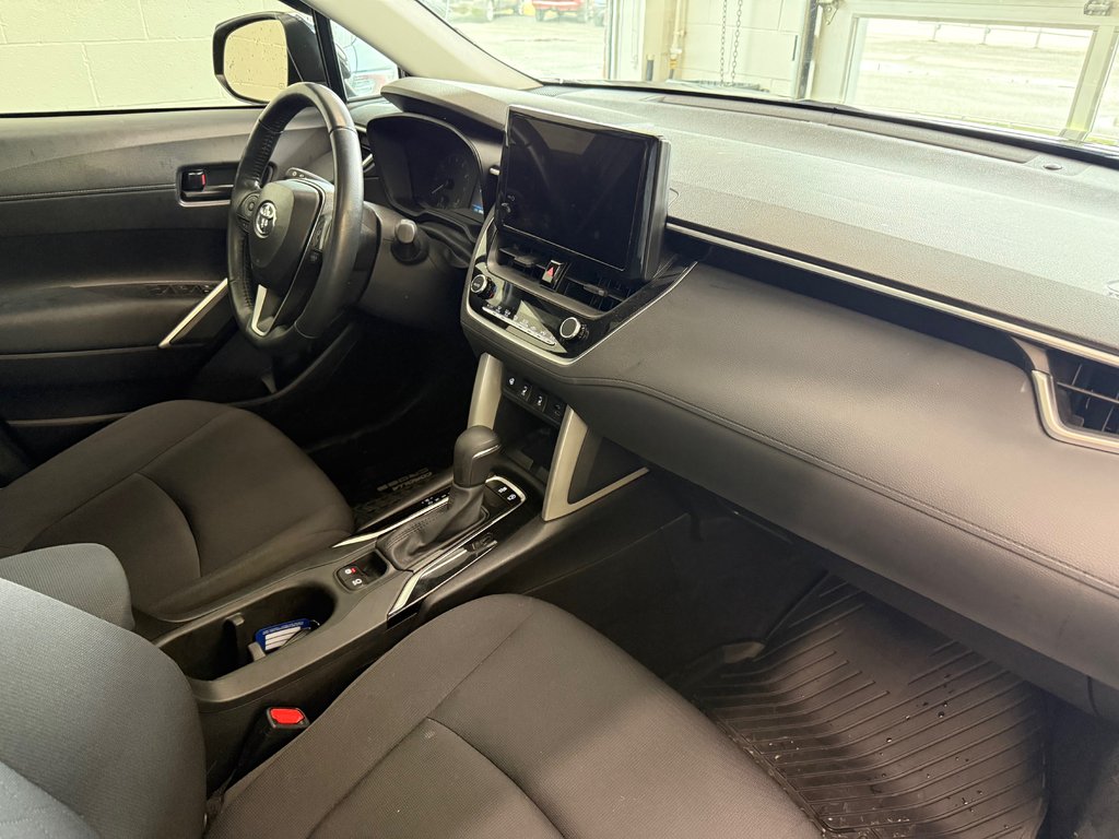Toyota Corolla Cross LE AWD, GARANTIE JUSQU EN 2029 2024 à Magog, Québec - 8 - w1024h768px