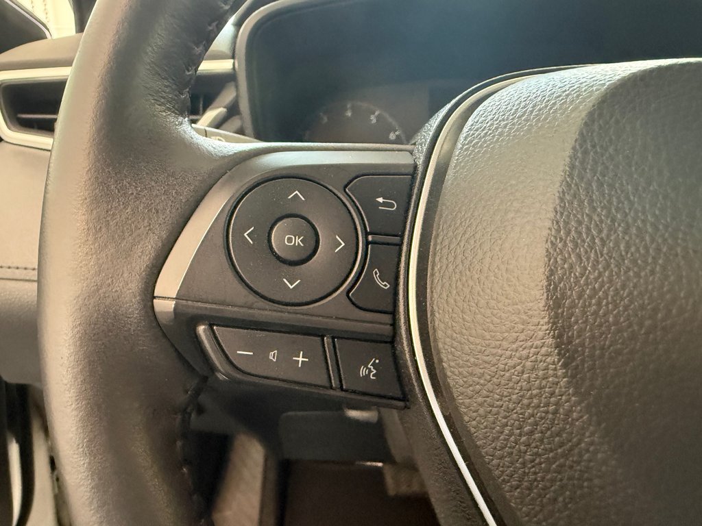 2024 Toyota Corolla Cross LE AWD in Magog, Quebec - 15 - w1024h768px