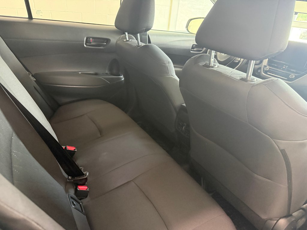2024 Toyota Corolla Cross LE AWD in Magog, Quebec - 9 - w1024h768px