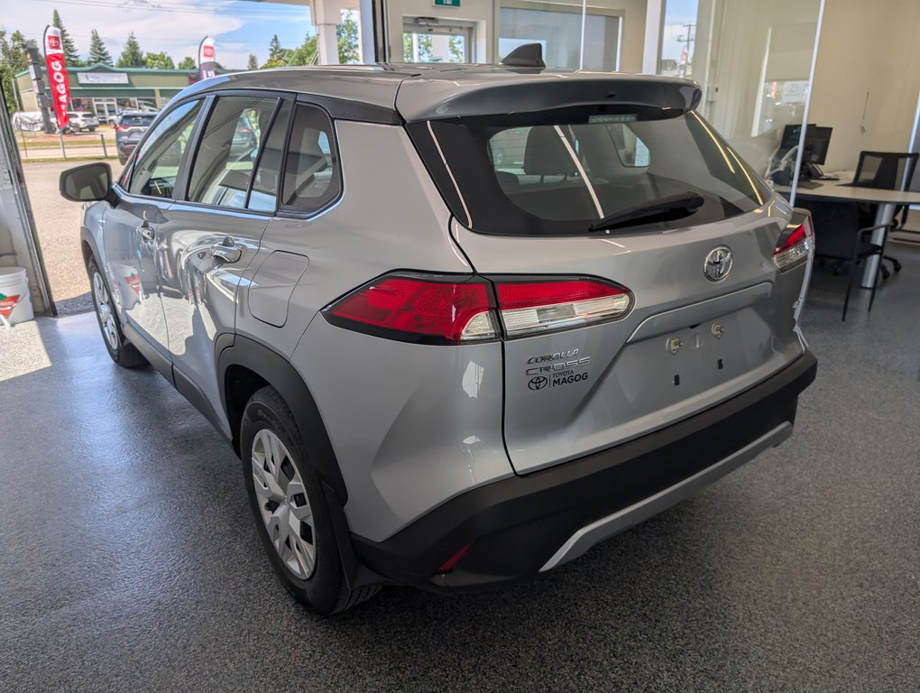 Toyota Corolla Cross L AWD, 2024 à Magog, Québec - 4 - w1024h768px