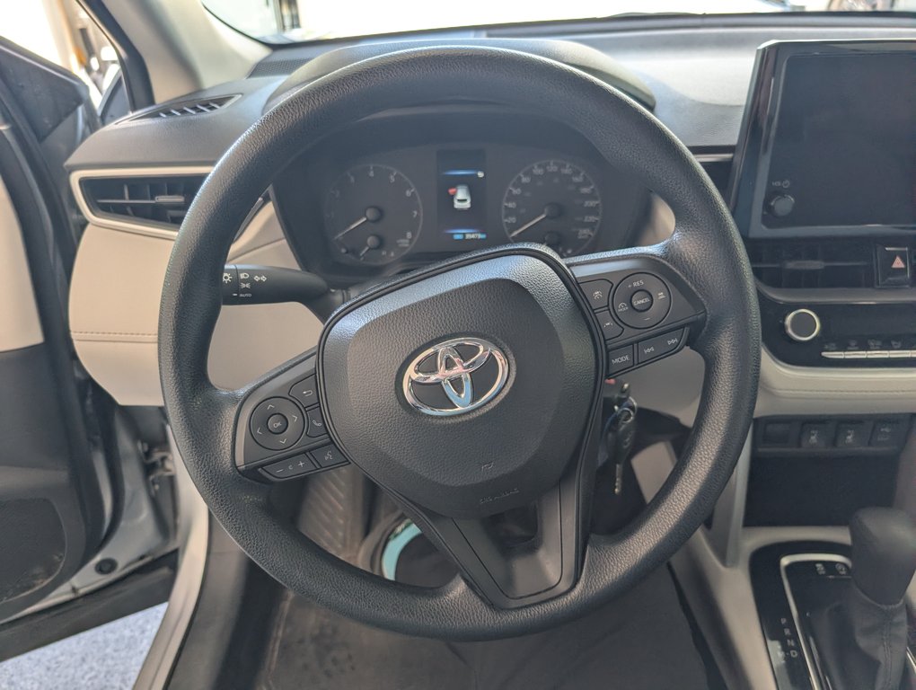 2024 Toyota Corolla Cross L AWD, in Magog, Quebec - 13 - w1024h768px