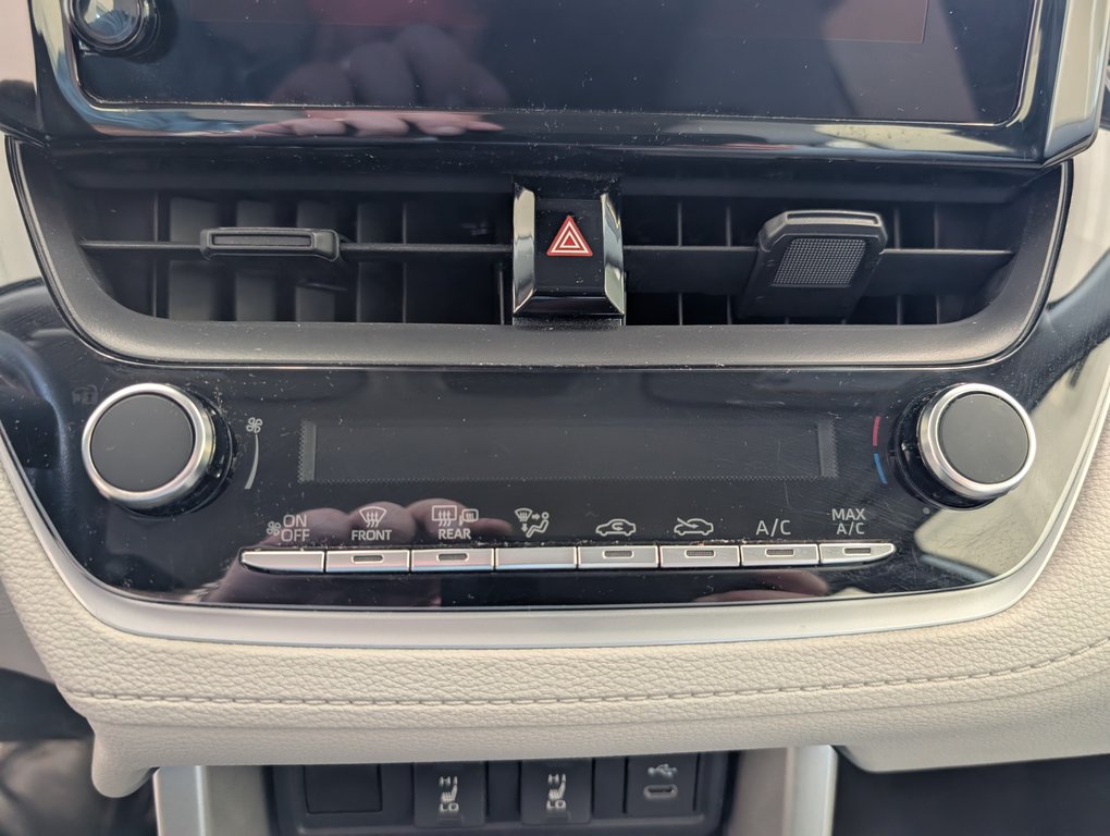 2024 Toyota Corolla Cross L AWD, in Magog, Quebec - 16 - w1024h768px