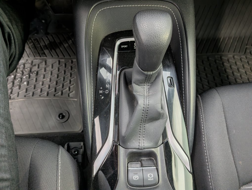 2020 Toyota Corolla Hatchback S, AUTOMATIQUE, A/C, in Magog, Quebec - 11 - w1024h768px