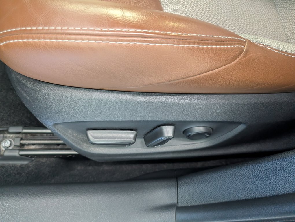Toyota Corolla Hatchback XSE, CUIR, 2020 à Magog, Québec - 13 - w1024h768px