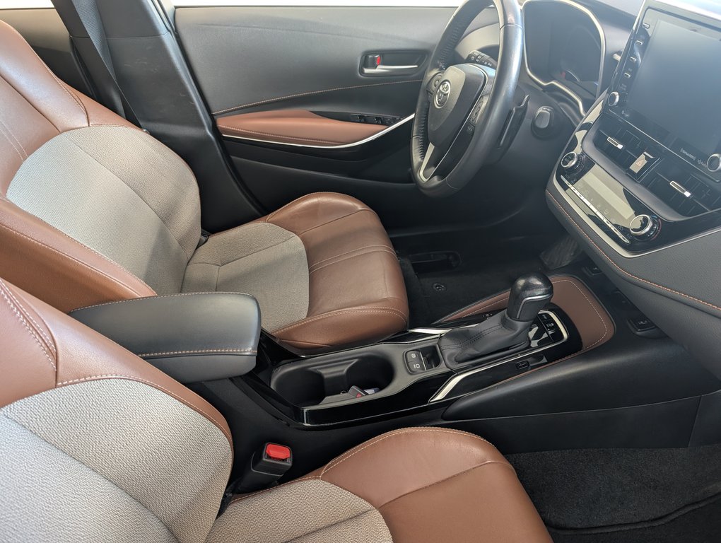 Toyota Corolla Hatchback XSE, CUIR, 2020 à Magog, Québec - 8 - w1024h768px