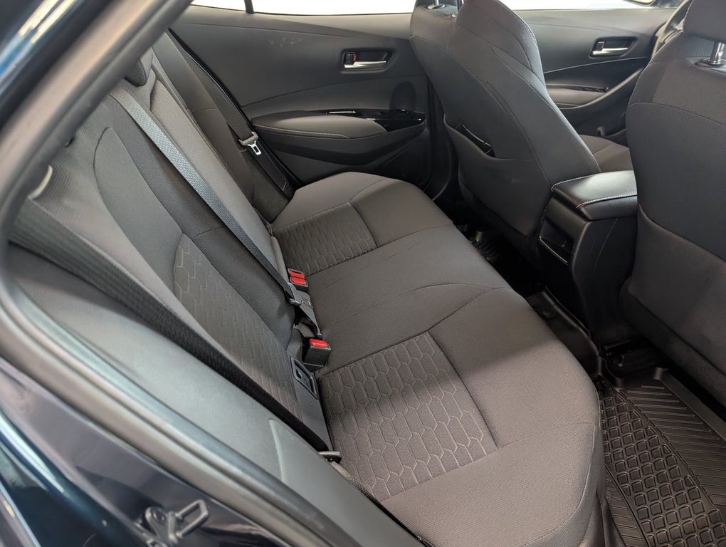 Toyota Corolla Hatchback AUTOMATIQUE, GARANTIE JUSQU EN 2026, 2022 à Magog, Québec - 8 - w1024h768px