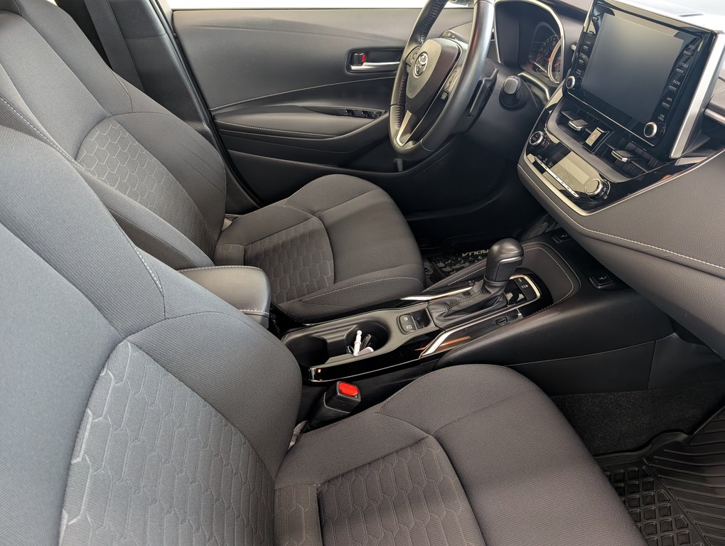 Toyota Corolla Hatchback AUTOMATIQUE, GARANTIE JUSQU EN 2026, 2022 à Magog, Québec - 9 - w1024h768px