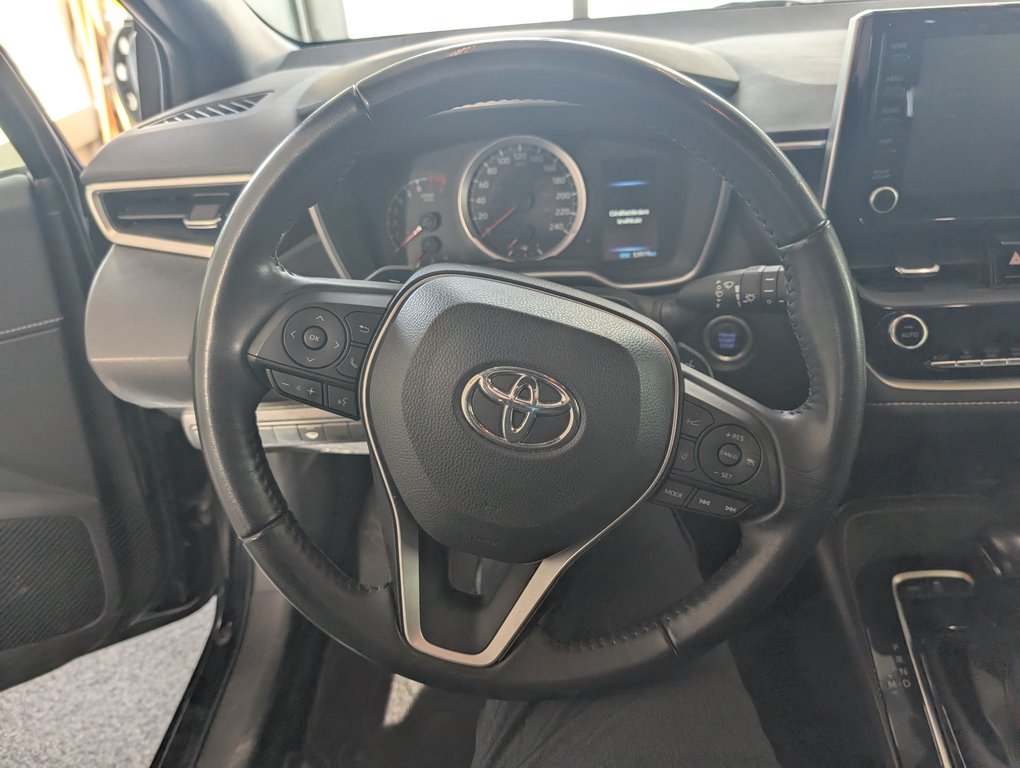 2022 Toyota Corolla Hatchback SE, AUTOMATIQUE, in Magog, Quebec - 14 - w1024h768px
