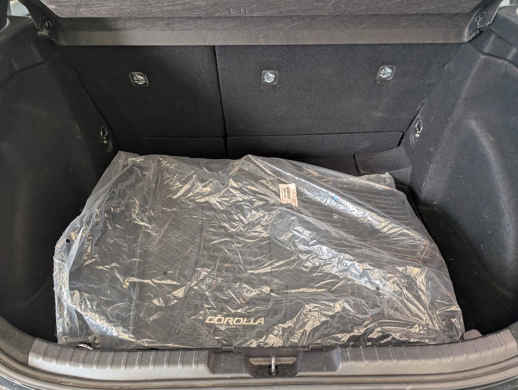 2022 Toyota Corolla Hatchback SE, AUTOMATIQUE, in Magog, Quebec - 6 - w1024h768px