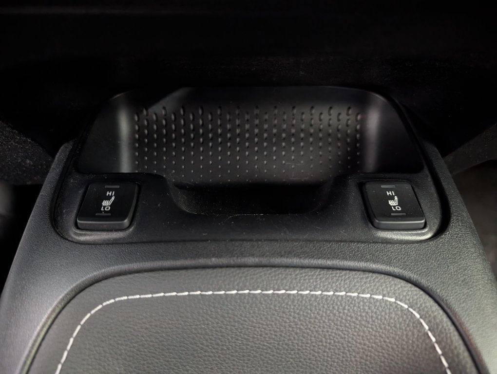 2022 Toyota Corolla Hatchback SE, AUTOMATIQUE, in Magog, Quebec - 16 - w1024h768px