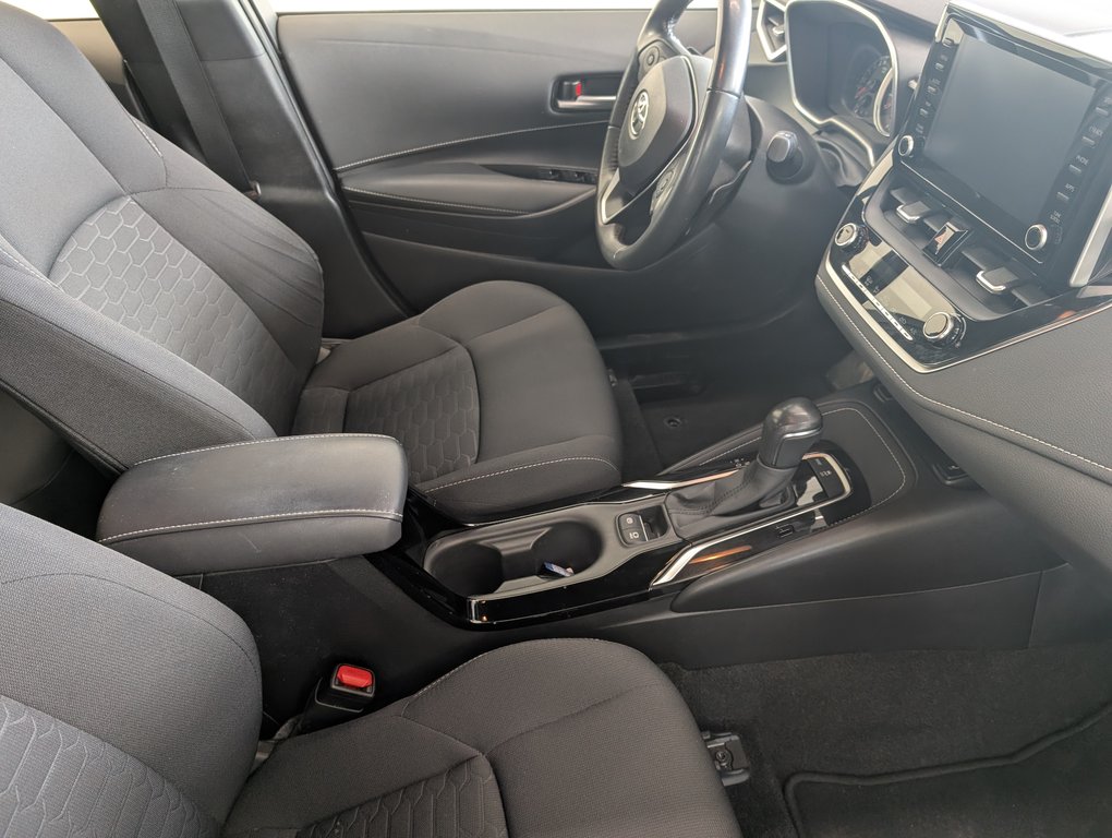 2022 Toyota Corolla Hatchback SE, AUTOMATIQUE, in Magog, Quebec - 8 - w1024h768px