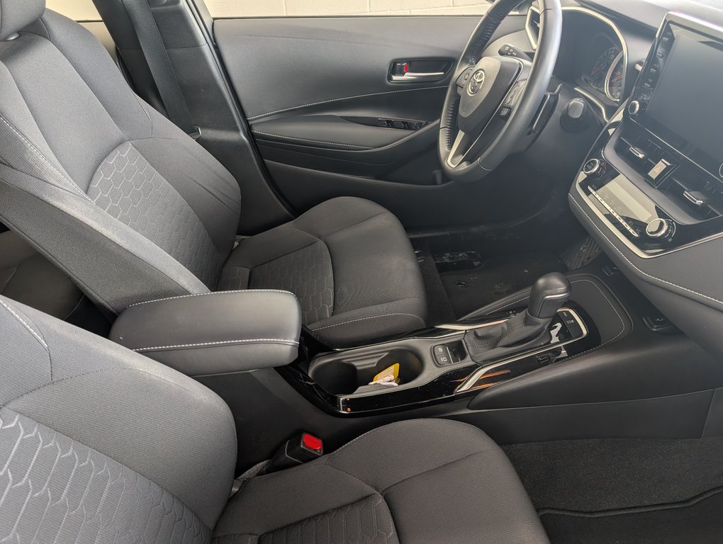 Toyota Corolla Hatchback AUTOMATIQUE, 2022 à Magog, Québec - 8 - w1024h768px